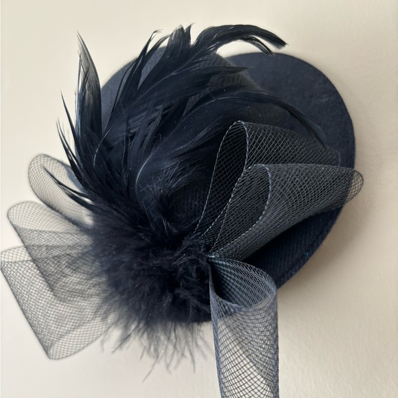 Mini clip on hat (13x5cm costume size) - Picture 3 of 3